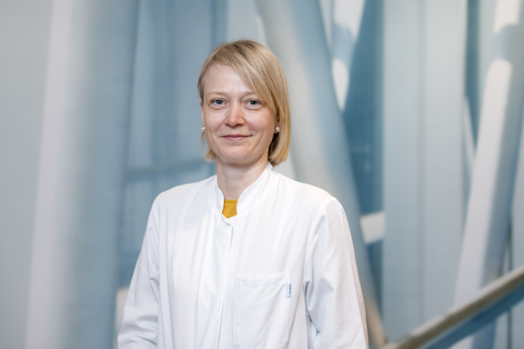 Oberärztin Anne Lux