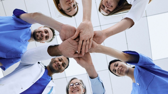 Krankenhausmitarbeiter als Team 