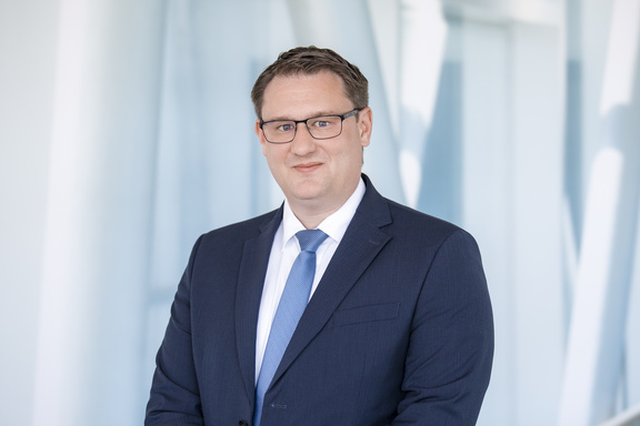 Porträtfoto vom Vorstand der ELBLANDKLINIKEN Rainer Zugehör