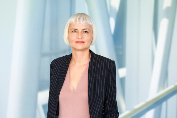 Foto von Janine Rost, Pressesprecherin ELBLANDKLINIKEN