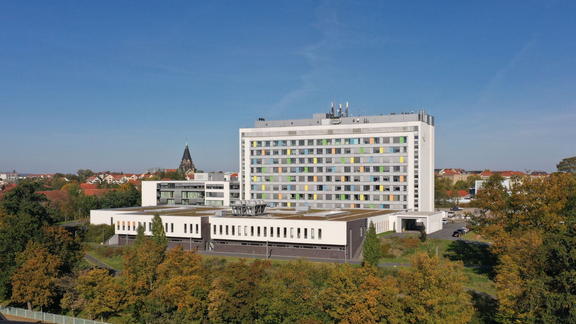 Außenansicht ELBLANDKLINIKUM Riesa